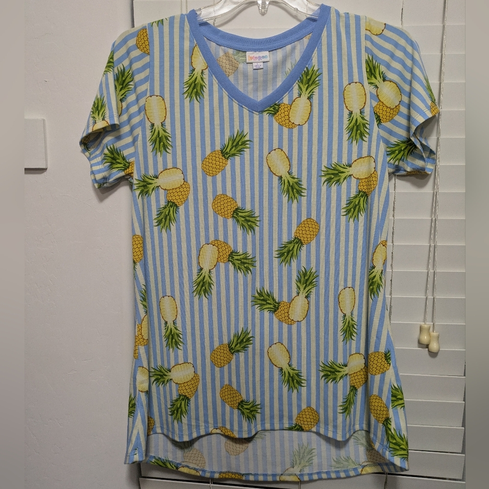 Women's Lularoe top